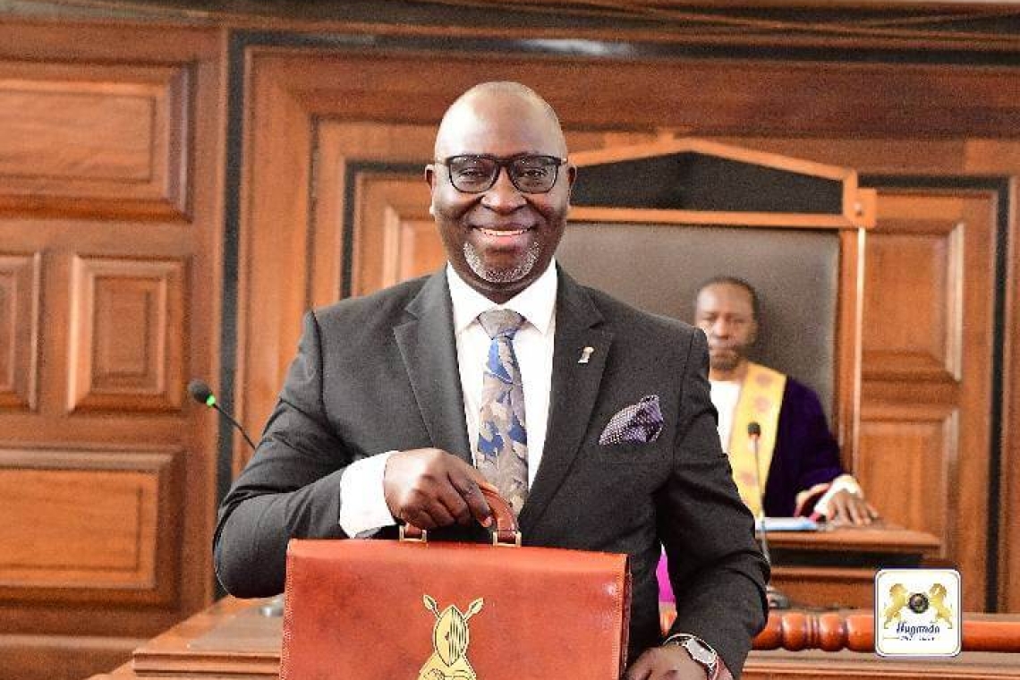 Obwakabaka buyisizza embalirira ya buwumbi 305 ey’omwaka 2025–2026